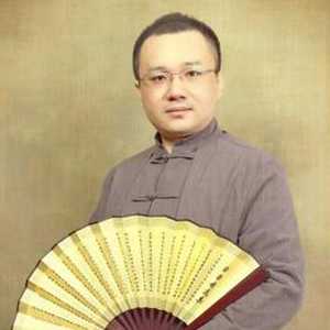 颜何 讲师照片